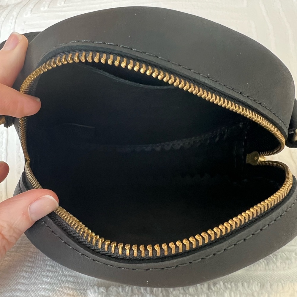 Like New Limited Edition Portland Leather Circle Crossbody Blossom Small - Picture 9 of 11